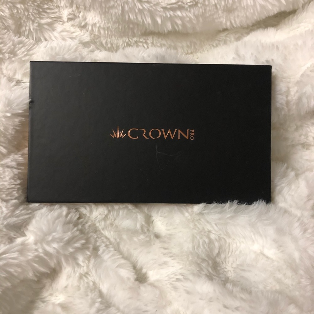 Crown Pro Eyeshadow Palette